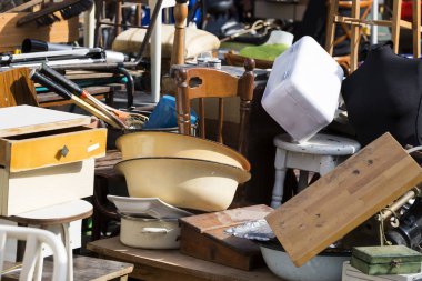 Tel Aviv - Yafa, İsrail - 24 Kasım 2017:Street bit pazarı eski şeyler ve antika içinde eski bölge, Tel Aviv