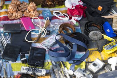 Tel Aviv - Yafa, İsrail - 24 Kasım 2017:Street bit pazarı eski şeyler ve antika içinde eski bölge, Tel Aviv