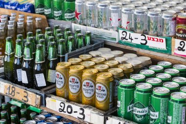 Tel Aviv, İsrail - 21 Kasım 2017: gıda sebze meyve içecekler Nahalat-Benjamin şehrin en eski markette