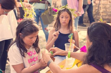 Budapeşte, Macaristan - 20 Ağustos 2017: geleneksel halk St. Istvan ve halk esnaf ile Macaristan hlet ilk adil. Budapeşte. Macaristan