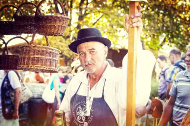 Budapeşte, Macaristan - 20 Ağustos 2017: Geleneksel halk Saint Istvn ve halk ustaları ile Macaristan ekmek ilk adil. Budapeşte. Macaristan