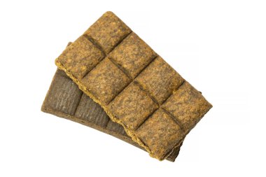 Tıbbi hematogen beyaz bir arka plan üzerinde barlar yakın çekim vurdu