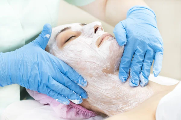 Prozess Kosmetische Maske Der Massage Und Gesichtsbehandlungen Schönheitssalon — Stockfoto