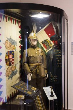 Budapeşte, Macaristan - 22 Ağustos 2017: tarihsel sergiler ve savaş konulu kompozisyonlar Macar ordusunun askeri Tarih Müzesi. 