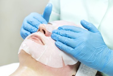 İşlem kozmetik maskesi masaj ve Cilt Bakımı Güzellik Salonu