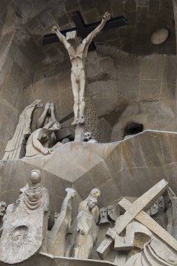 BARCELONA, İspanya - 13 HAZİRAN 2018: Sagrada Familia tapınağının yeni bölümünün mimarisinin elementleri.