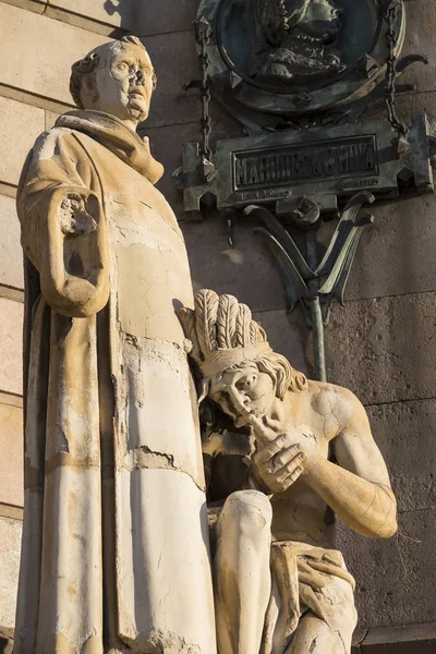 スペインのバルセロナでコロンブスの記念碑の要素 — ストック写真
