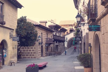 Barcelona, İspanya - 13 Ocak 2018: mimari karmaşık Poble Espanyol ülkenin geleneksel mimarisinin. Barselona'da düzenlenen bir uluslararası sergi için 1929 yılında oluşturulan. 