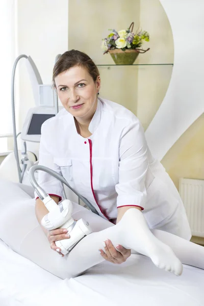 Woman Process Clinic Lipomassage — Stock Photo, Image