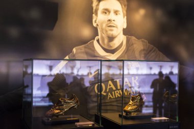 Barcelona, İspanya - 12 Ocak 2018: bardak kupa ve Ödülleri takımı Fc Barselona'nın müze Camp Nou,. 