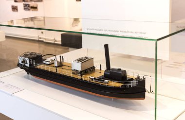 Vienna, Avusturya - 24 Ağustos 2017: Viyana sergiler teknik müzede üretim Fuar gemiler ve gemi yapımı Avusturya tarihinin sunar.