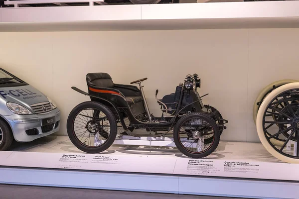 ウィーン オーストリア 2017 ウィーンの展示で技術博物館博覧会は車の開発の歴史を紹介 自転車 原付けバイク — ストック写真
