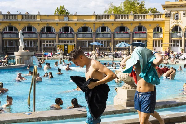 ブダペスト ハンガリー 2017 最も古い セーチェニイ温浴はヨーロッパで最大の薬湯 — ストック写真