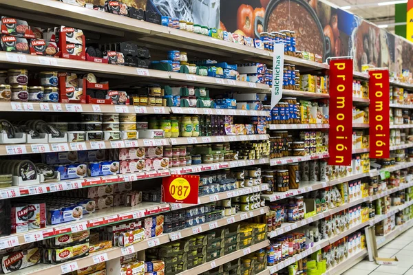 Madrid España Marzo 2018 Gran Supermercado Alimentos Auchan Con Clientes — Foto de Stock