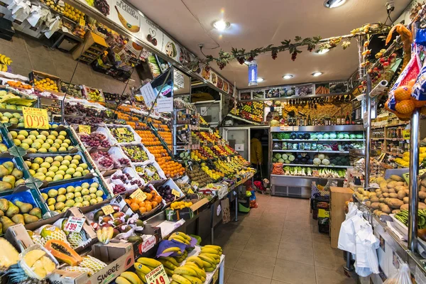 Madrid Spain March 2018 Fruit Vegetable Shop Street City Madrid — Stock Photo, Image