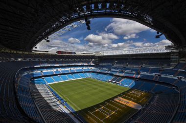 MADRID, İspanya - 25 Mart 2018: Real Madrid Futbol Kulübü Kraliyet Stadyumu Tribünleri .