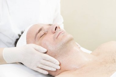 adam maske kozmetik prosedür spa salonda .