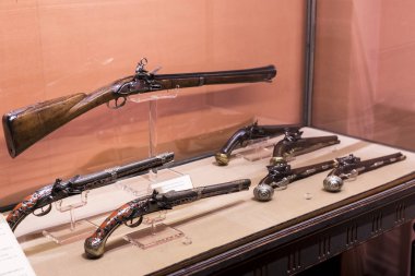 Madrid, İspanya - 28 Mart, 2018: Denizcilik Müzesi Madrid tarihinin İspanyol Donanması gemi modelleri tarihi eser 