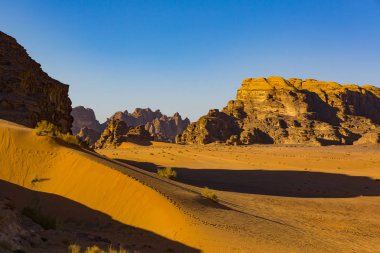 Wadi Rum çöl Jordan kumtaşı içinde