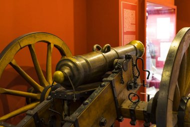 Budapeşte, Macaristan - 22 Ağustos 2017: tarihsel sergiler ve savaş konulu kompozisyonlar Macar ordusunun askeri Tarih Müzesi. 