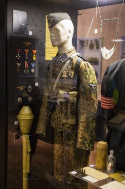 Budapeşte, Macaristan - 22 Ağustos 2017: tarihsel sergiler ve savaş konulu kompozisyonlar Macar ordusunun askeri Tarih Müzesi. 