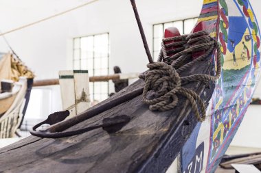 MUNICH, GERMANY - 26 Kasım 2018: Alman Bilim ve Teknoloji Başarı Müzesi, enerji buhar makineleri, rüzgar değirmenleri ve elektrik jeneratörlerinin üretimine yönelik eski mekanizmaların maruziyetini temsil etmektedir.. 