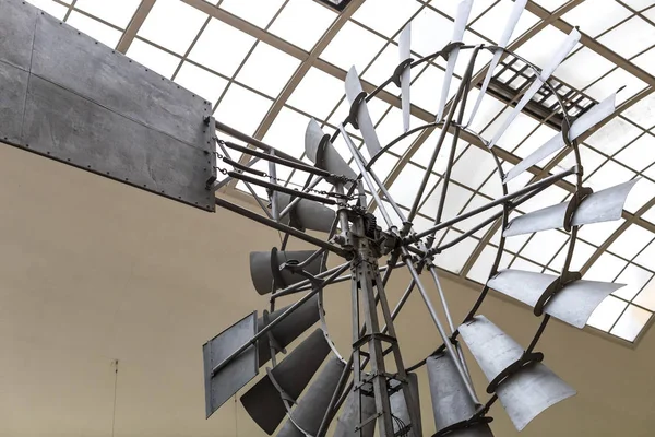 메시에 2018 박물관은 에너지 발전기의 생산을 메커니즘의 노출을 나타낸다 — 스톡 사진