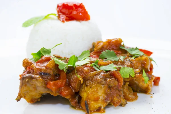 Frango Chinês Molho Doce Azedo Com Arroz Prato Branco Restaurante — Fotografia de Stock