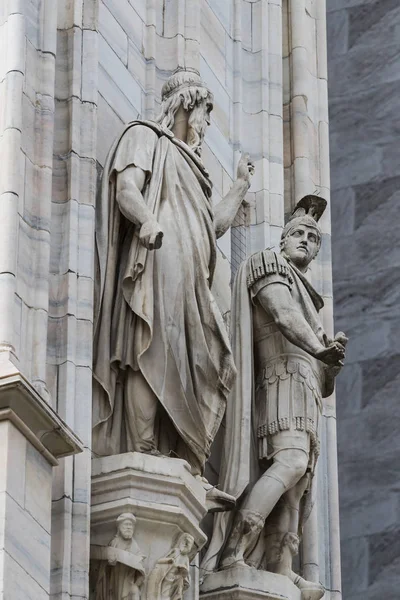 Giugno 2018 Milano Italia Sculture Santi Martiri Che Decorano Duomo — Foto Stock