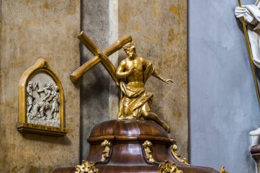 Vienna, Avusturya - 24 Ağustos 2017: iç St. Peter Kilisesi Roma Katolik Boraco tarzında dar görüşlü olduğunu. 