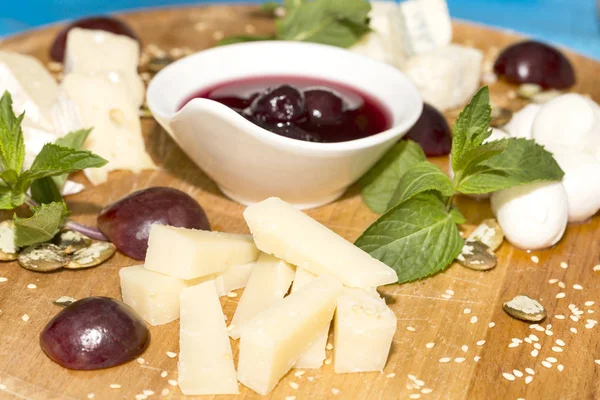 Cheese Plate Sauce Banquet Table Restaurant — Stock Photo, Image