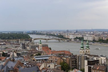 Budapeşte Tuna Nehri kıyısında Panoraması 