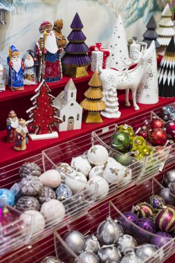 Budapeşte, Macaristan. 23 Haziran, 2017: Noel alışveriş Hatıra Eşyası ve takı içinde şehir, Sainte-Andre Macaristan. 