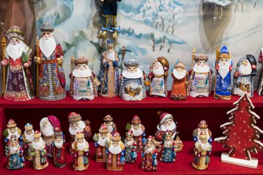 Budapeşte, Macaristan. 23 Haziran, 2017: Noel alışveriş Hatıra Eşyası ve takı içinde şehir, Sainte-Andre Macaristan. 