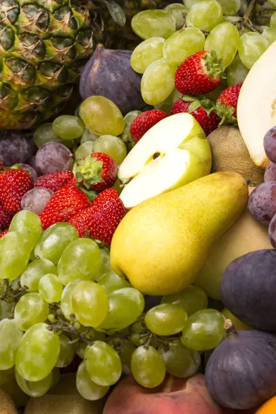 Fruits Background Fresh Juicy Fruits Apples Grapes Pineapple Papaya Pear — Stok fotoğraf