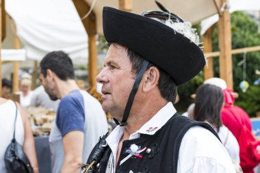 Budapeşte, Macaristan - 19 Ağustos 2017: Geleneksel halk Saint Istvn ve halk ustaları ile Macaristan ekmek ilk adil. Budapeşte. Macaristan 