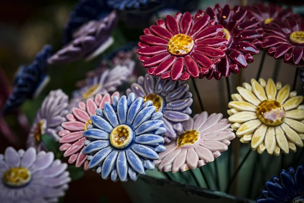 Traditional Hungarian Ceramic Flowers Decorate Interior Gardens Flower Pots — Stock Photo, Image