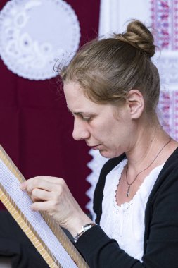 Budapeşte, Macaristan - 19 Ağustos 2017: Geleneksel halk Saint Istvn ve halk ustaları ile Macaristan ekmek ilk adil. Budapeşte. Macaristan 