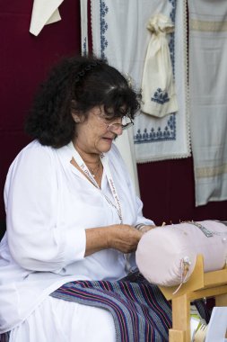 Budapeşte, Macaristan - 19 Ağustos 2017: Geleneksel halk Saint Istvn ve halk ustaları ile Macaristan ekmek ilk adil. Budapeşte. Macaristan 