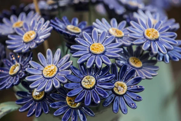 Traditionelle Ungarische Keramikblumen Das Innere Von Gärten Und Blumentöpfen Schmücken — Stockfoto