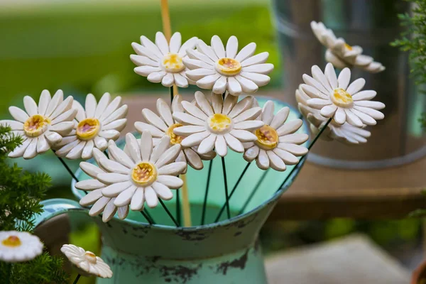 Tradycyjne Węgierskie Ceramiczne Kwiaty Dekoracji Wnętrza Ogrody Doniczki Kwiatów — Zdjęcie stockowe