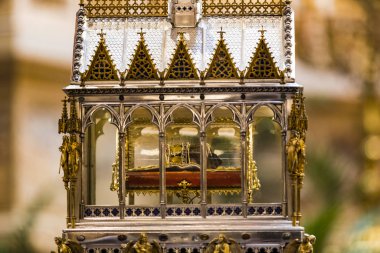 Budapeşte, Macaristan - 20 Ağustos 2017: Aziz Stephen Bazilikası'nda mimari ve iç mekan unsurları. 