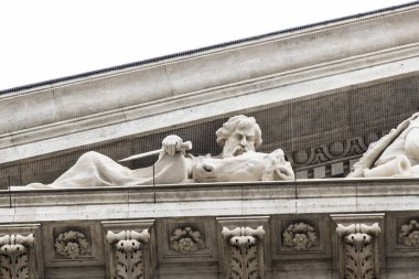 Budapeşte, Macaristan - 20 Ağustos 2017: Aziz Stephen Bazilikası'nda mimari ve iç mekan unsurları. 