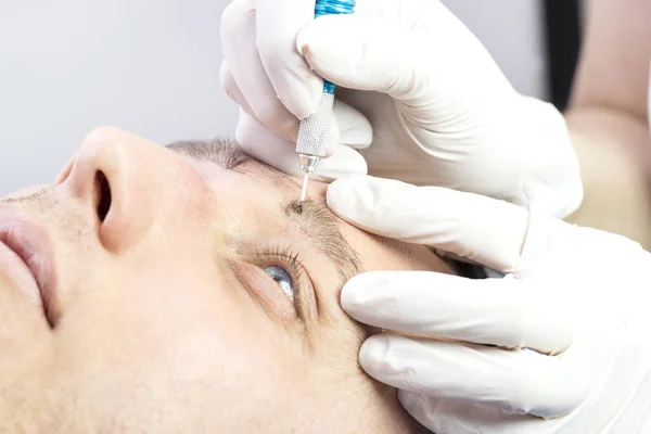 Young Man Microblading Procedure Improve Condition Mans Eyebrows Beauty Salon — 스톡 사진