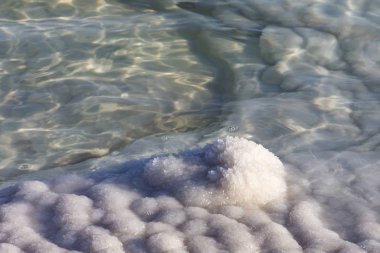 Ölü deniz tuzu taşlar beyaz kristaller mevduat  