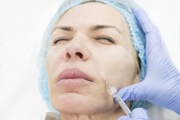 Procedure Therapeutic Injections Rejuvenate Skin Smooth Wrinkles — Stockfoto