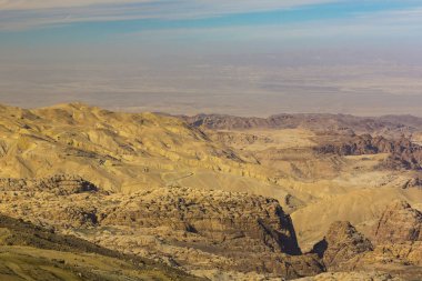 Ürdün 'deki dağlar ve Petra antik kenti yakınlarındaki Sik Gorge bölgesi..