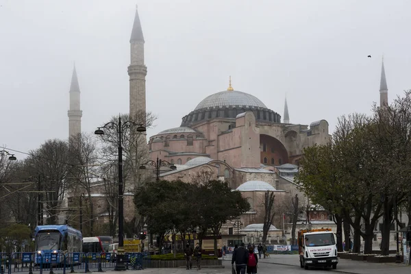 Istanbul Turquía Abril 2017 Arquitectura Niebla Mañana Primavera Distrito Sultanahmet — Foto de Stock