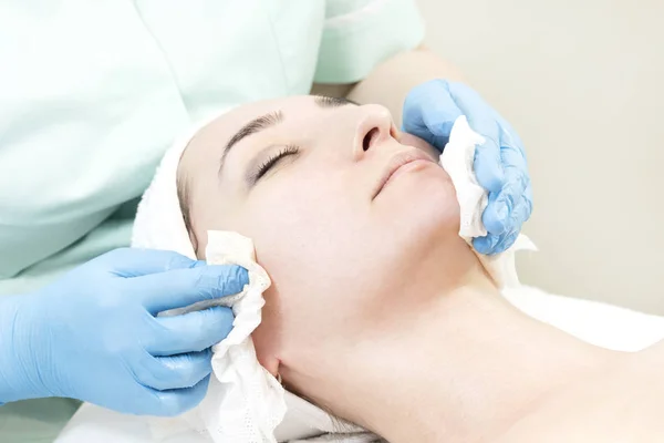 Procedura Maschera Cosmetica Femminile Viso Chistak Salone Bellezza — Foto Stock