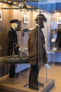 Budapeşte, Macaristan - 22 Ağustos 2017: tarihsel sergiler ve savaş konulu kompozisyonlar Macar ordusunun askeri Tarih Müzesi. 